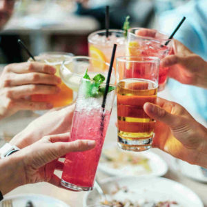 Happy Hour Cocktail Singles Treffen